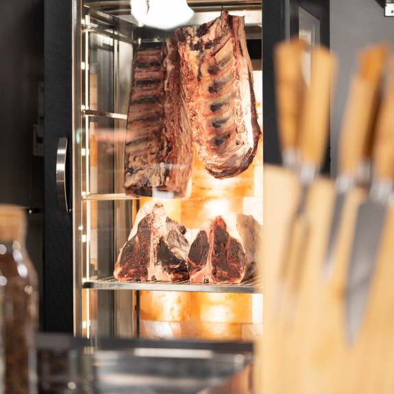 Холодильна шафа для дозрівання м'яса - 1,0 x 0,69 m - 2 скляних дверей GGM Gastro - 6